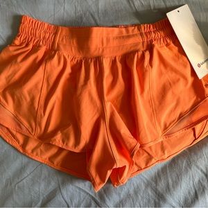 Lululemon Low Rise Hotty Hot Short 2.5” Size 6